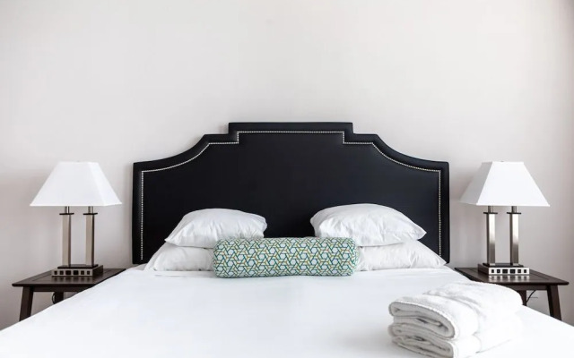 WanderJaunt - Hip East Austin Apartments