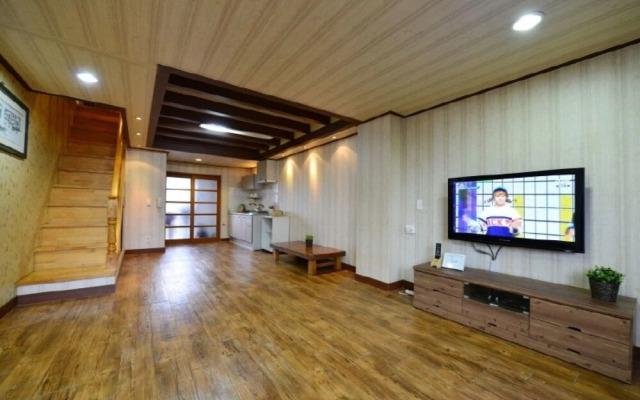 Gyeongju Songlim Byeoljang Pension