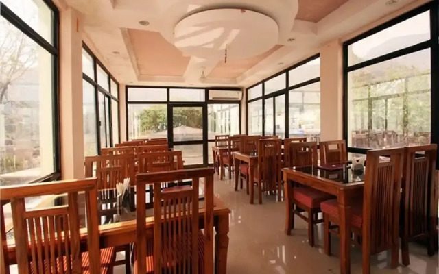 Hotel Leisure Palace