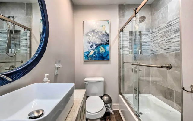 Atlanta Retreat w/ Deck in Greenbriar Area!