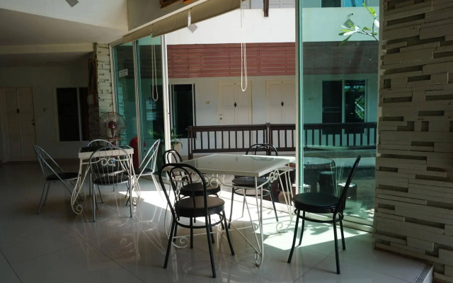 Thatphanom Place