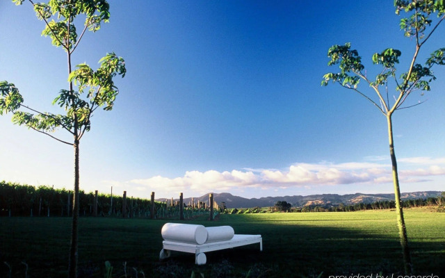Takatu Lodge and Vineyard