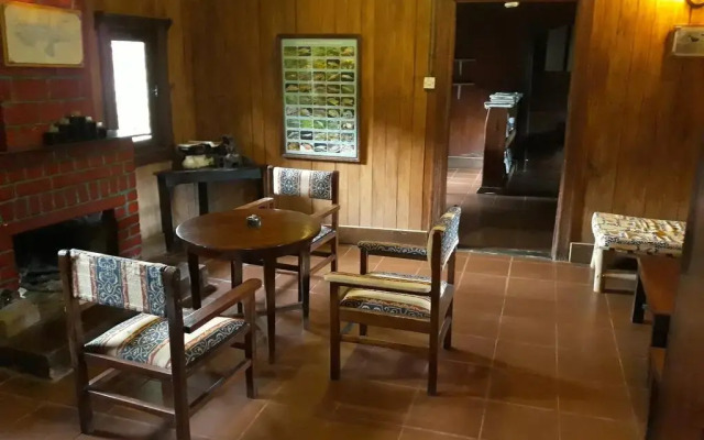 Lawns Hotel