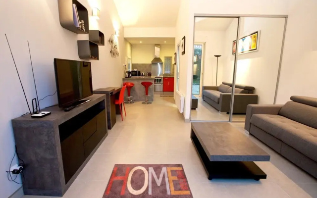 Studio in Roquefort-la-bédoule, With Pool Access, Enclosed Garden and