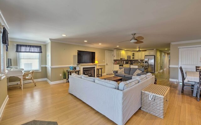 Spacious Wildwood Townhome w/ Covered Balcony