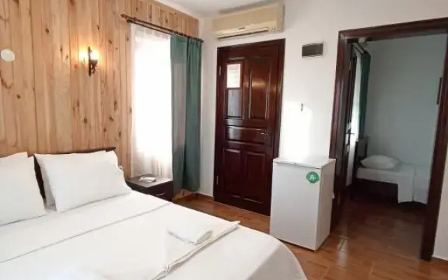 Karadut Bağ Evleri