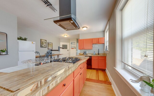 Inviting St Louis Apartment - Great Location!