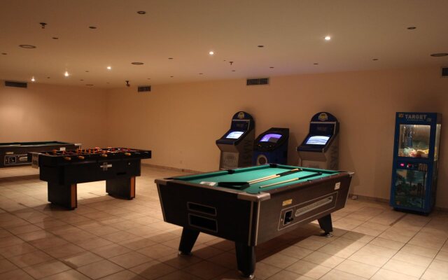 Almуros Beach Resort and Spa