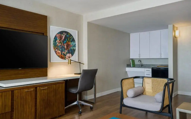 Renaissance Meadowlands Hotel
