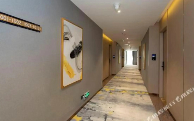Yeste International Hotel (Ceramics Center)