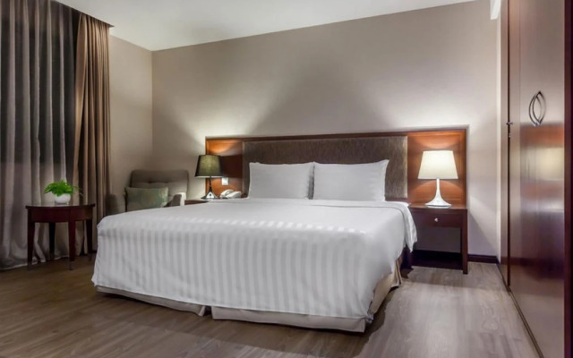 Hotel June