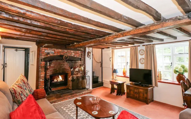 Hollyhedge Cottage