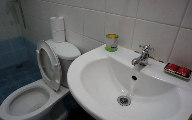 Dee-Lek Guesthouse and Restaurant