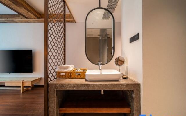 Guyue Suqing Homestay (Libo Ancient Town Branch)