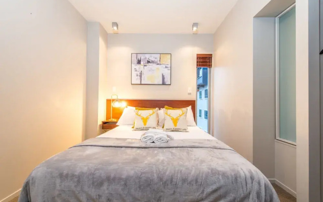 JHT - 2 BRM Apartment, Air Con, Close to SkyTower