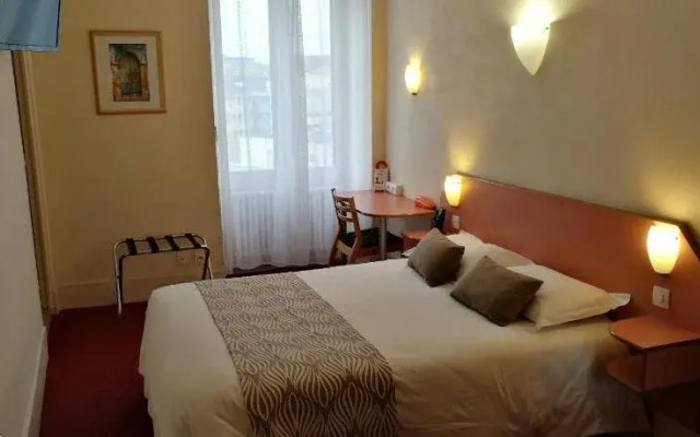 Nouvel Hotel