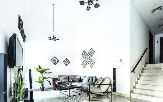 Remarkable & Gorgeous 1BR Loft in Jbr!