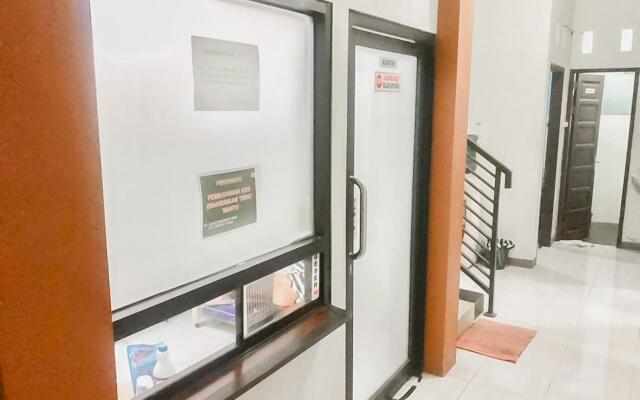 RedDoorz Syariah near Jalan Jakarta Samarinda