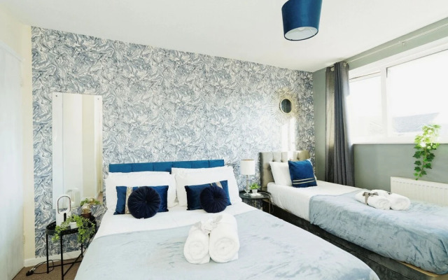 Canterbury Charm, Spacious 4 Bed House