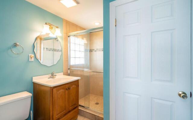 Windward Mark by Oak Island Accommodations