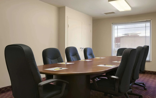 Super 8 by Wyndham Fort Nelson BC