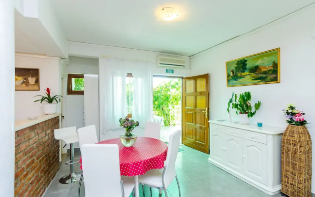 Apartment Ines