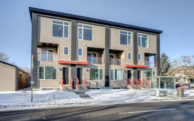 Three-Bedroom House with Balcony #33 Sunalta Downtown