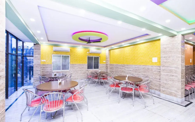FabHotel Nest