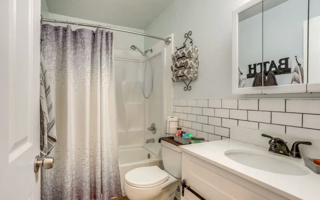 Cozy Wasilla Apartment ~ 2 Mi to Downtown!