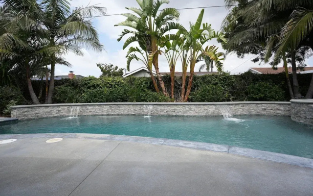 4 bedroom, 3 bathrooms Pool Home