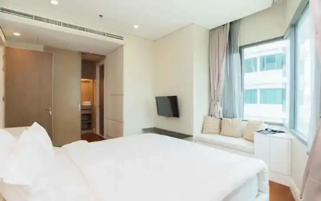 The Bright Sukhumvit by Favstay