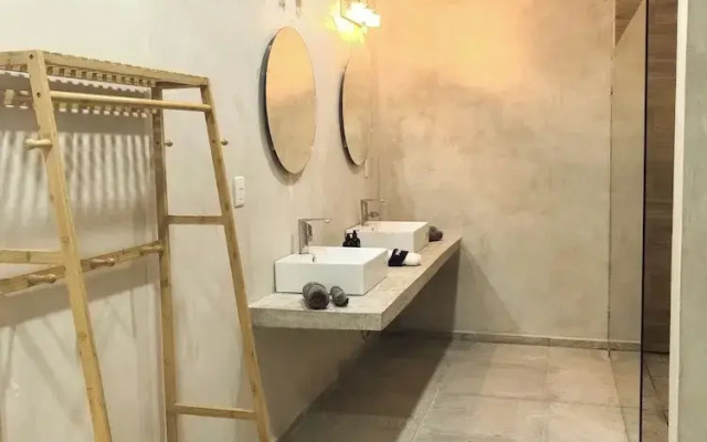 LaFamilia Casa and Suites