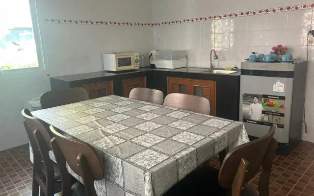 Uthaithani Resort