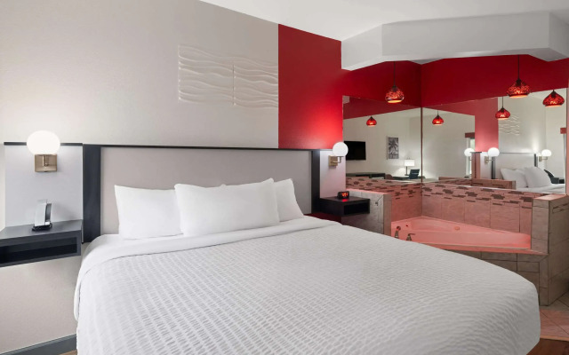 Ramada by Wyndham Locust Grove