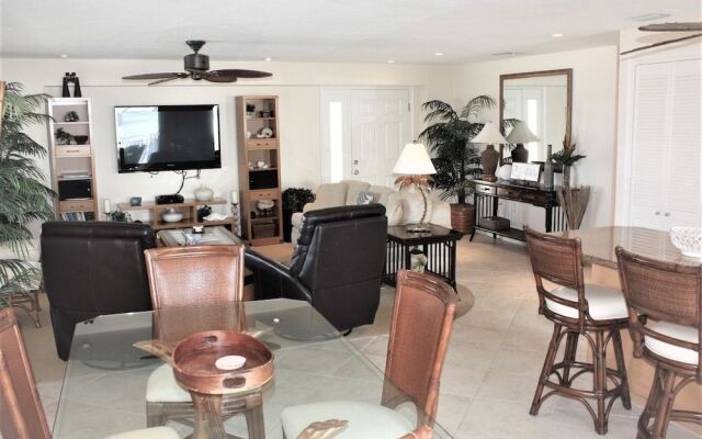 Jamaica Royale 502 - 2 Br Condo