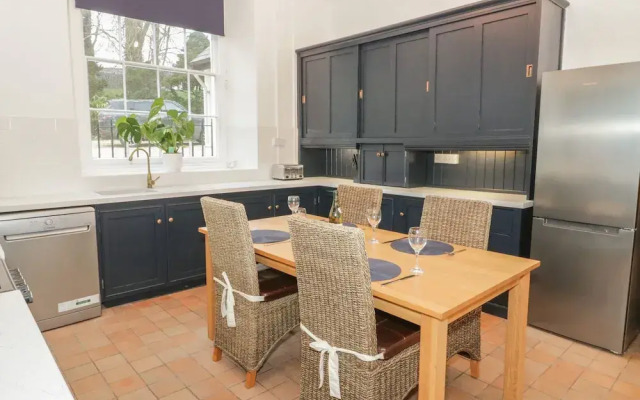 1 Tyn Y Caeau Apartment