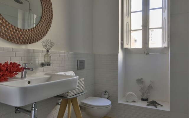 Sea Breeze Apartment