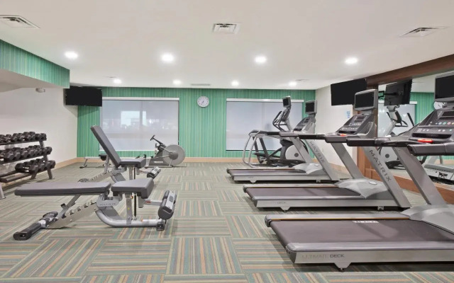 Holiday Inn Express & Suites Uniontown by IHG