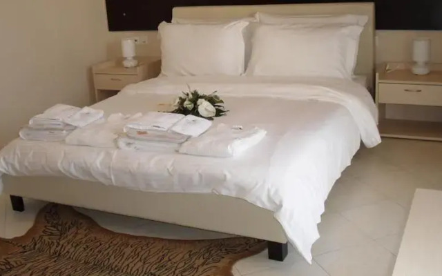 Kyknos De Luxe Suites