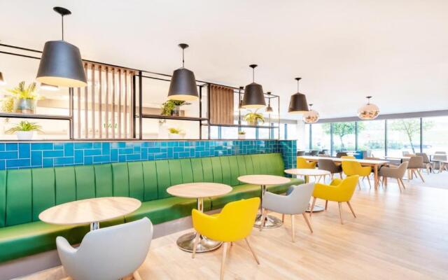 Holiday Inn London - Luton Airport by IHG