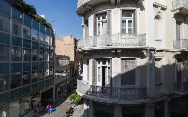 UPSTREET Luxury Apartments in Plaka
