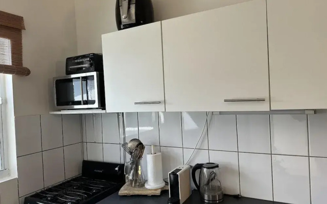 Stylish 3-bed House in Brakkeput Meimei