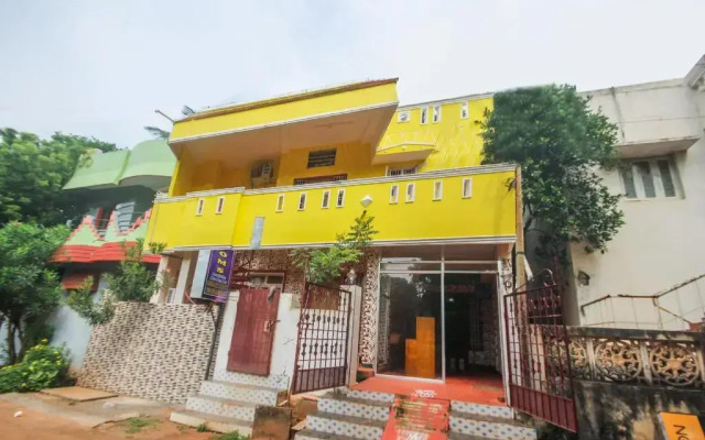 12 Stayz by OYO Rooms