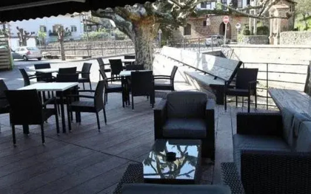 Hostal Auzoa