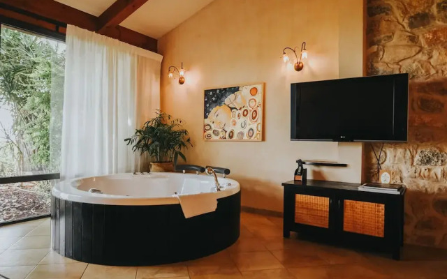 Cnaan Village - Boutique and Spa Villa