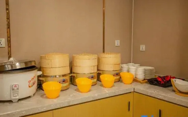 Yuehai Junyi Hotel  (Yongkang Lizhou North Road)