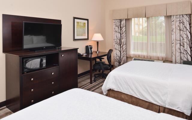 Holiday Inn Express Hotel & Suites Emporia Northwest, an IHG Hotel