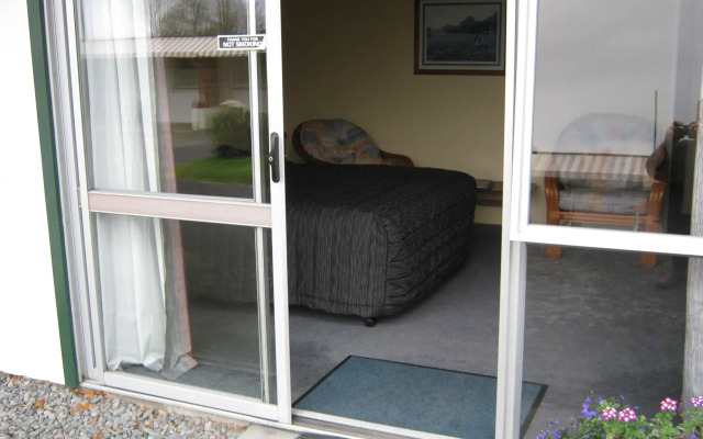 Adelphi Motel