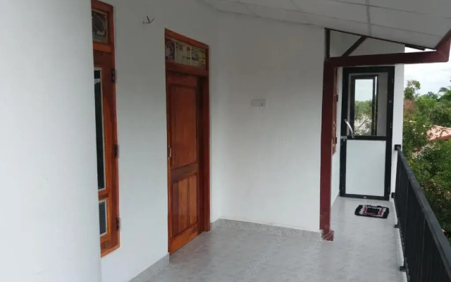 Kumudu Holiday Home