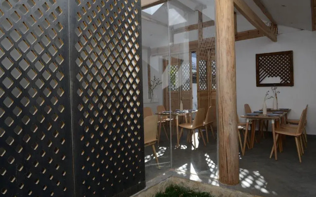 Floral Hotel Lijiang Guangyin Designer